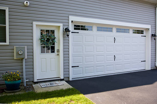 24/7 Emergency Garage Door Panel Replacement experts in Hico, TX